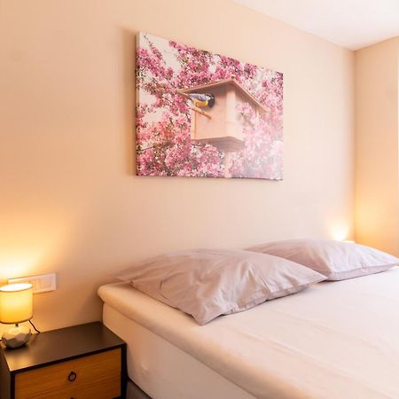 Apartmani Nela Kaštela Eksteriør bilde