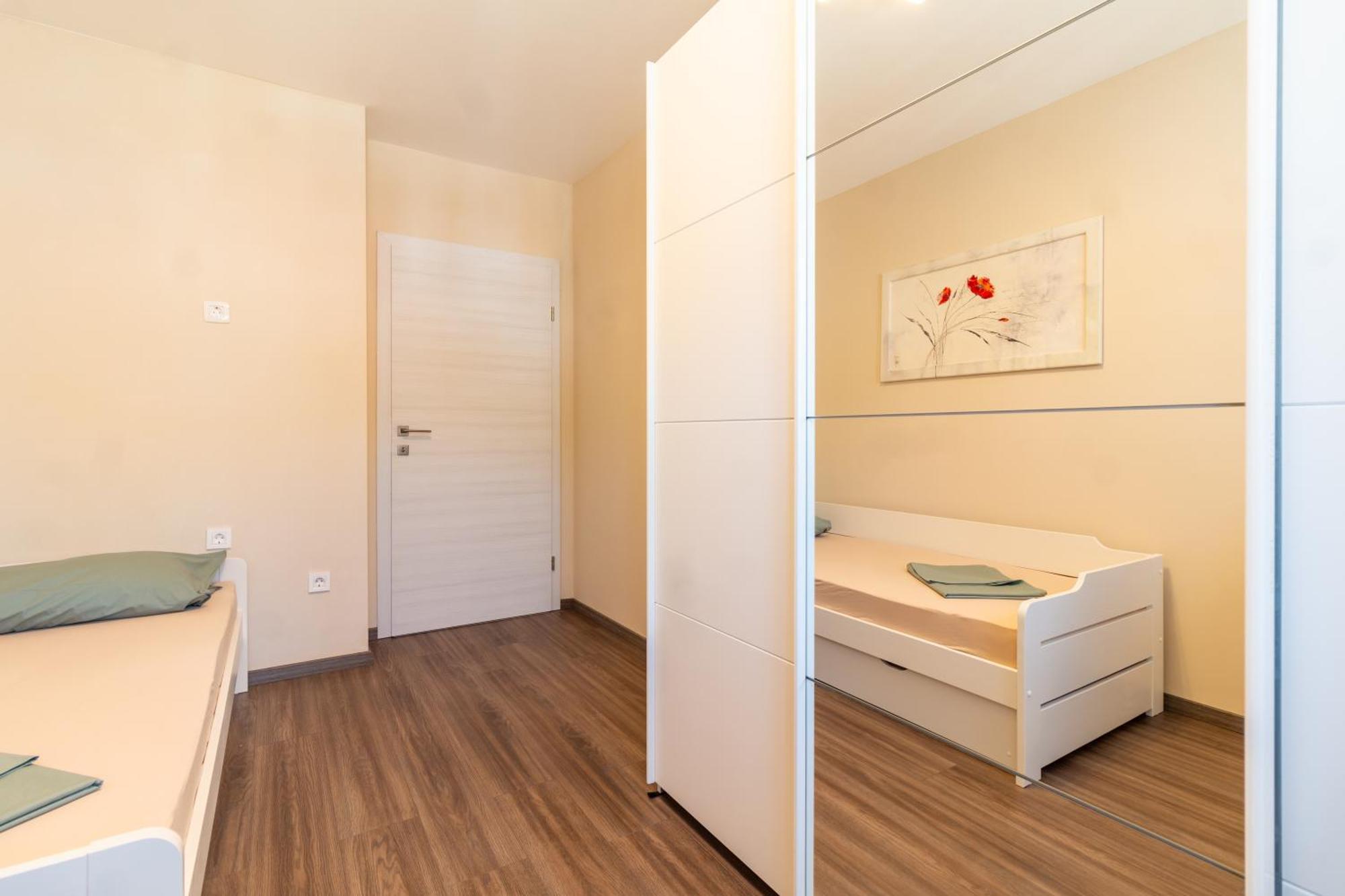 Apartmani Nela Kaštela Eksteriør bilde