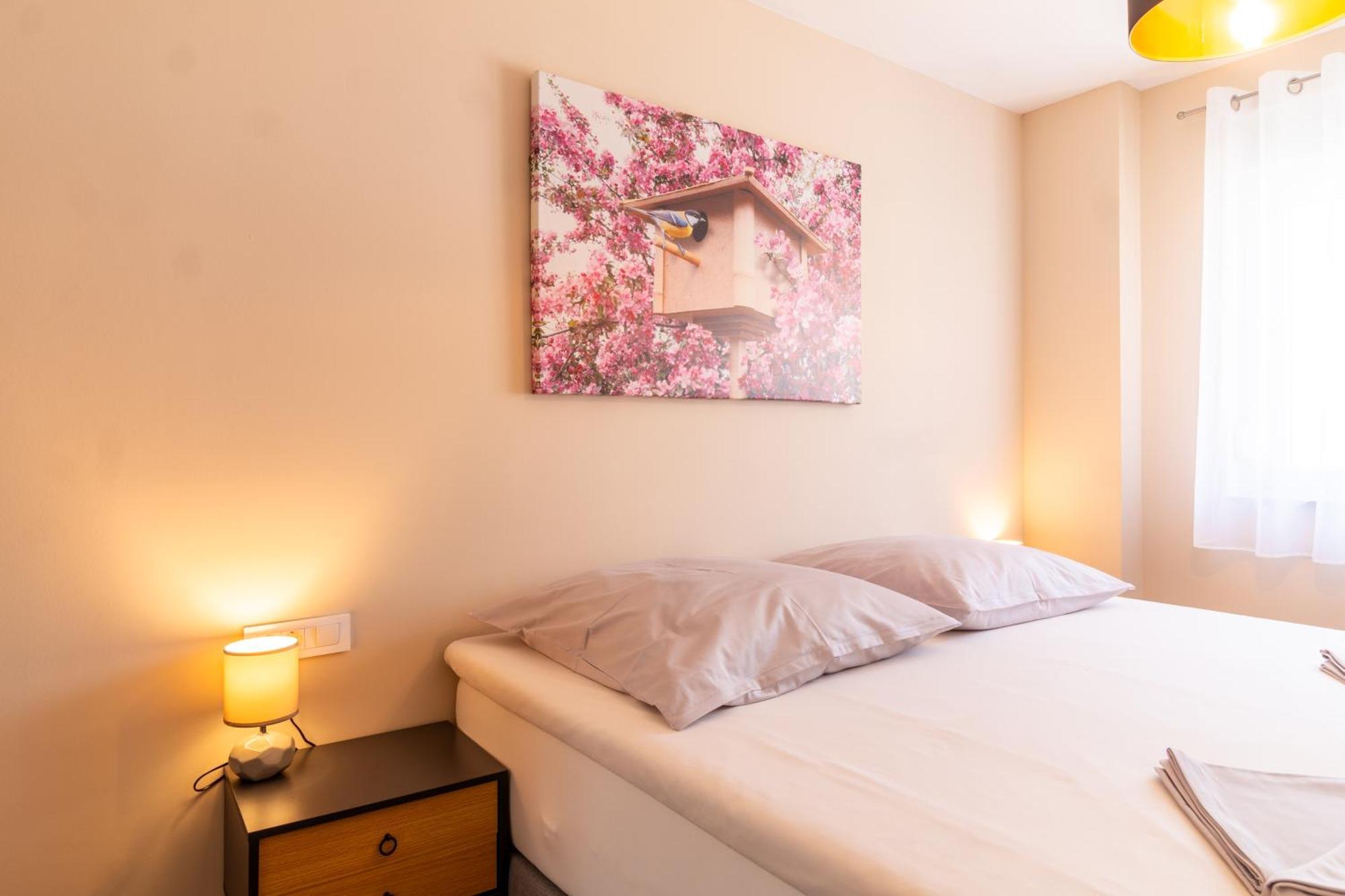 Apartmani Nela Kaštela Eksteriør bilde