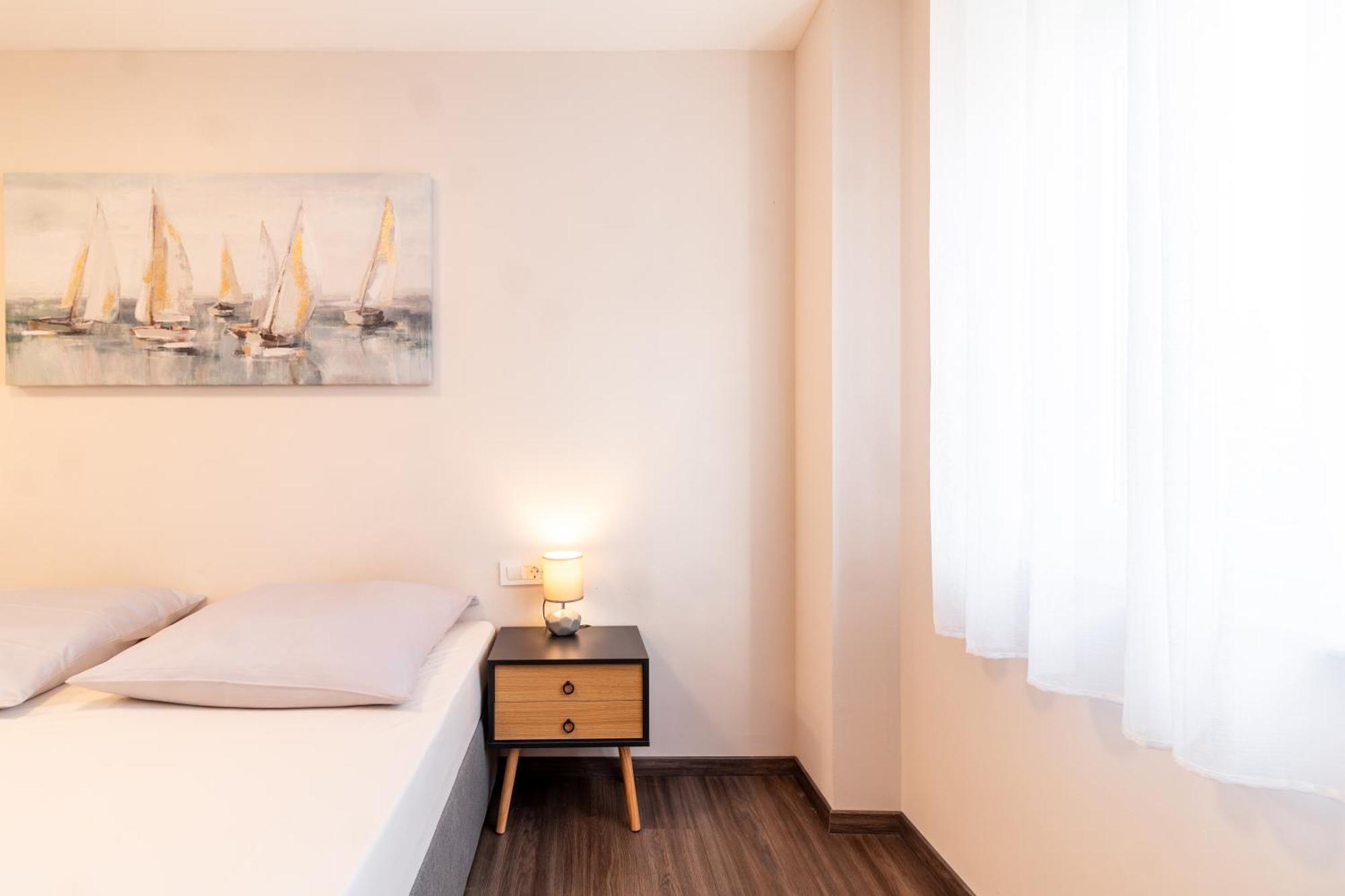 Apartmani Nela Kaštela Eksteriør bilde