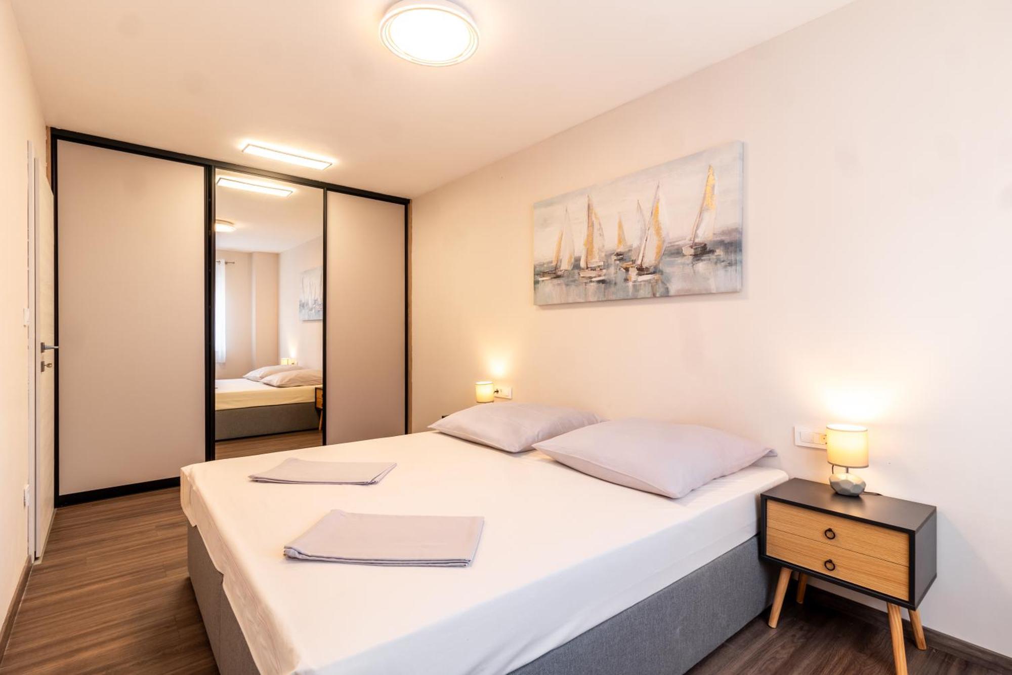Apartmani Nela Kaštela Eksteriør bilde
