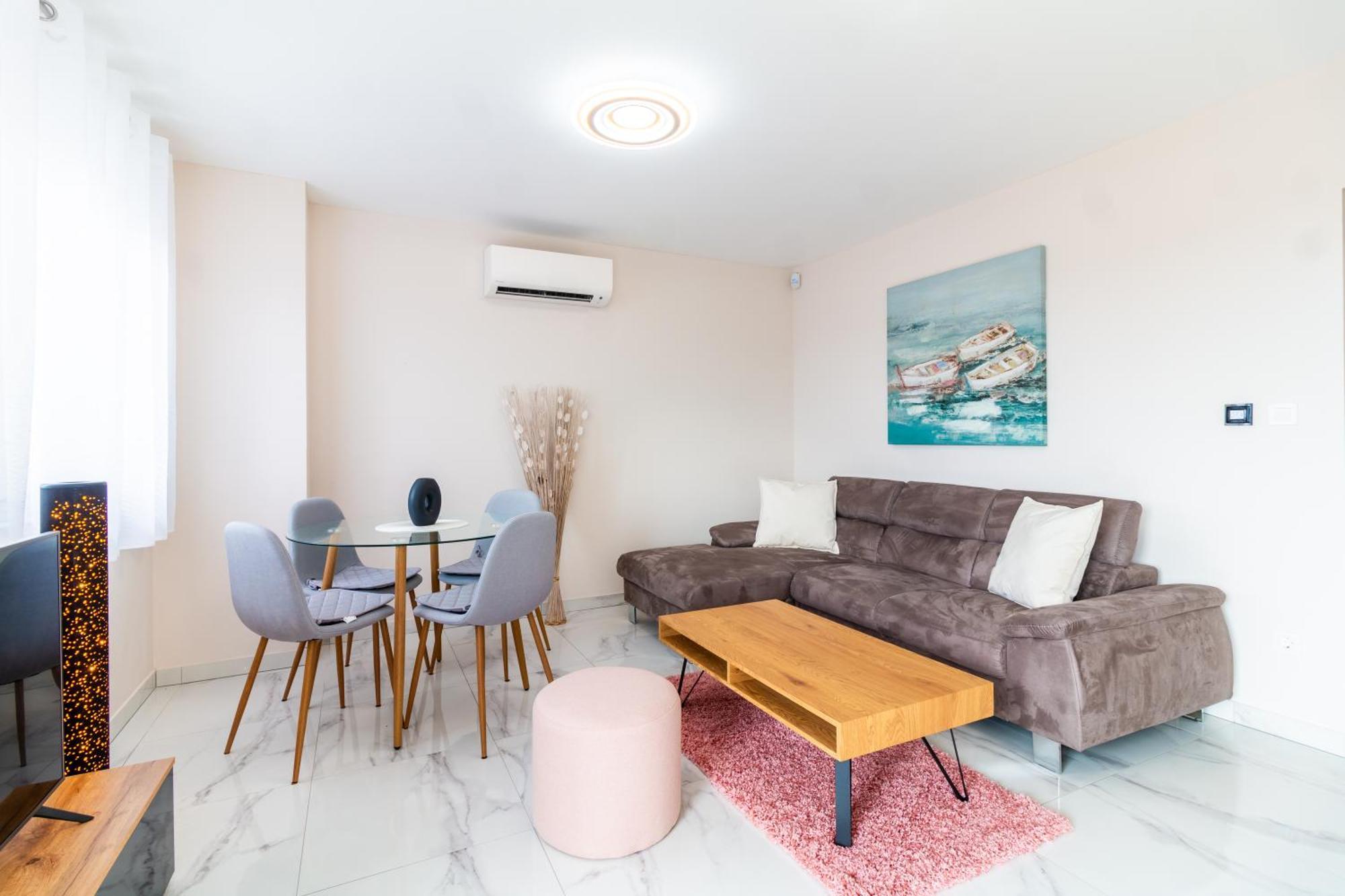 Apartmani Nela Kaštela Eksteriør bilde